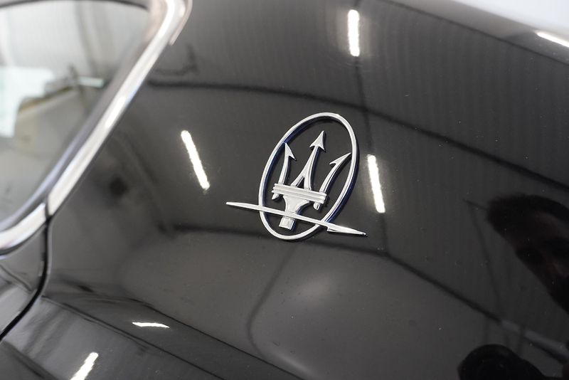 Maserati Quattroporte (2007) 4.2i 295 kW AUTOMAT - fotka 21 z 46
