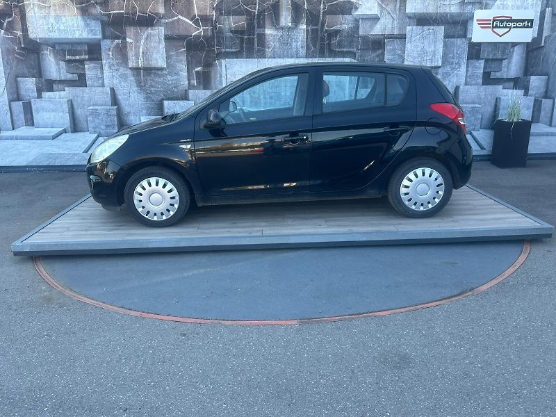 Hyundai i20 (2009) 1.2i, 57KW - fotka 4 z 20