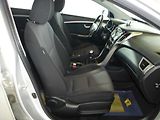 Hyundai i30 (2013) 1,6CRDI*ALU**VYHŘ.SED***KAMERA - náhled 18