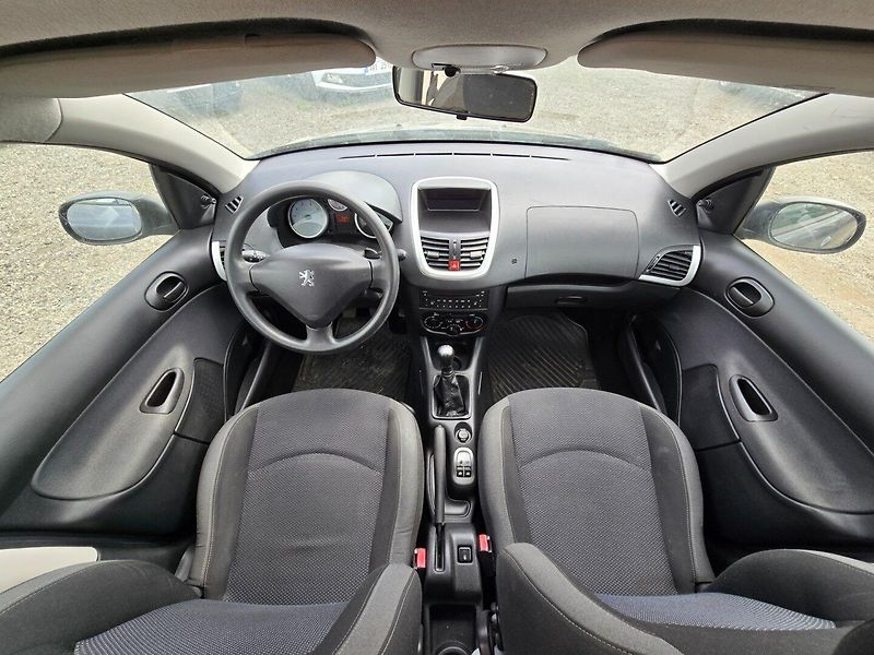 Peugeot 206 (2009) 206 1.1 44kw,klima,2 s - fotka 13 z 23