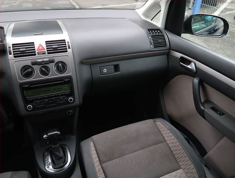 Volkswagen Touran (2008) Cross 2.0 TDI, Automat - fotka 8 z 19