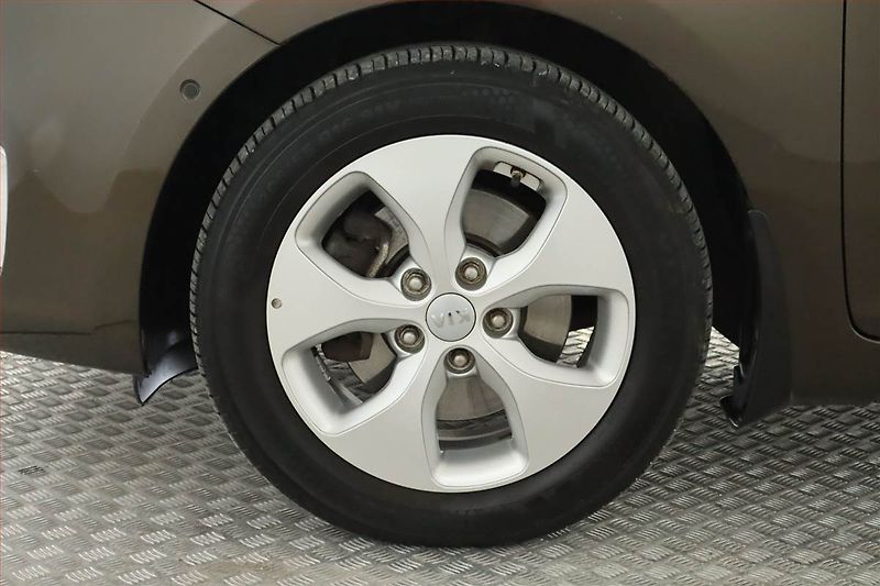 Kia Carens (2016) 1.6 GDI, Serv.kniha, Tempomat - fotka 15 z 26