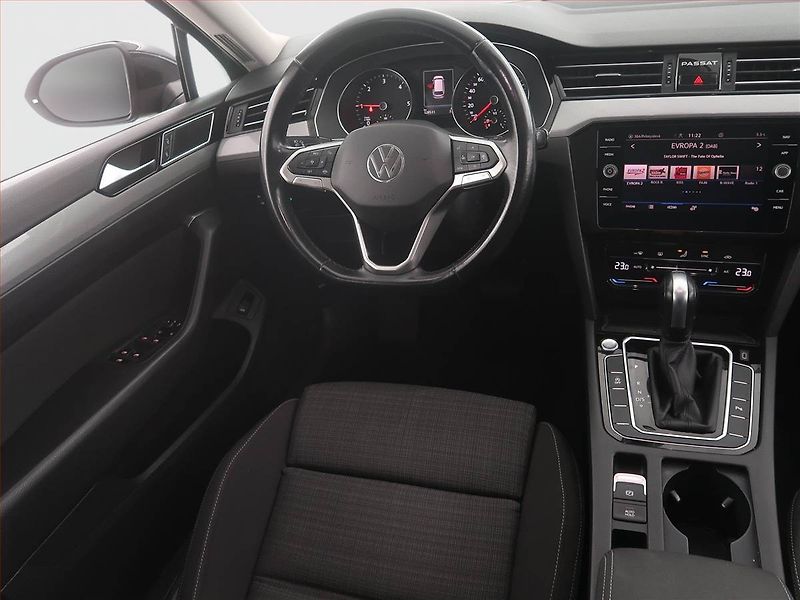 Volkswagen Passat (2021) Business 2.0 TDI, Automat - fotka 7 z 21