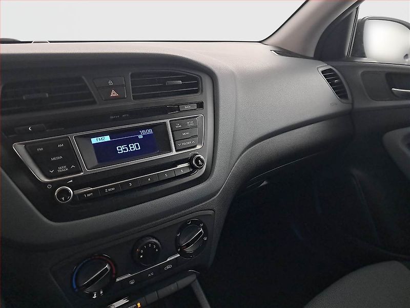 Hyundai i20 (2016) 1.2, ČR,1.maj - fotka 12 z 15