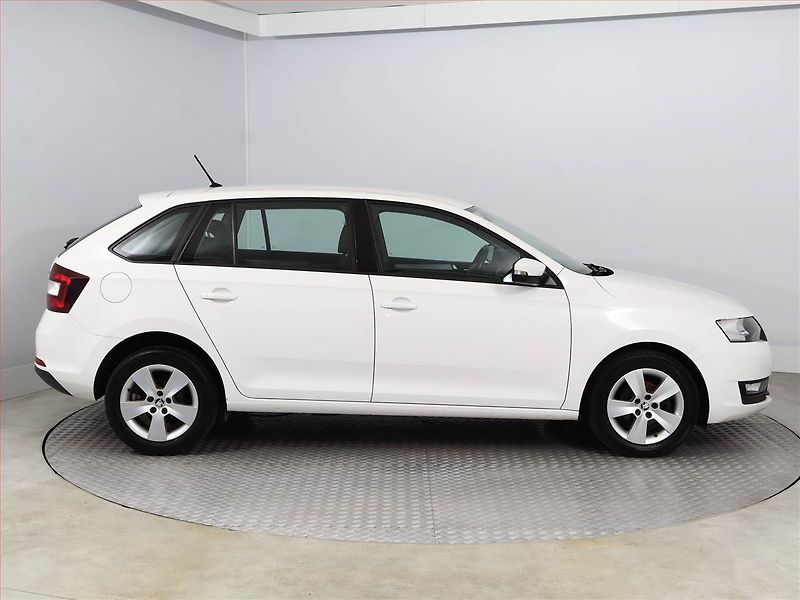 Škoda Rapid (2018) Spaceback 1.0 TSI, Serv.kniha - fotka 6 z 14