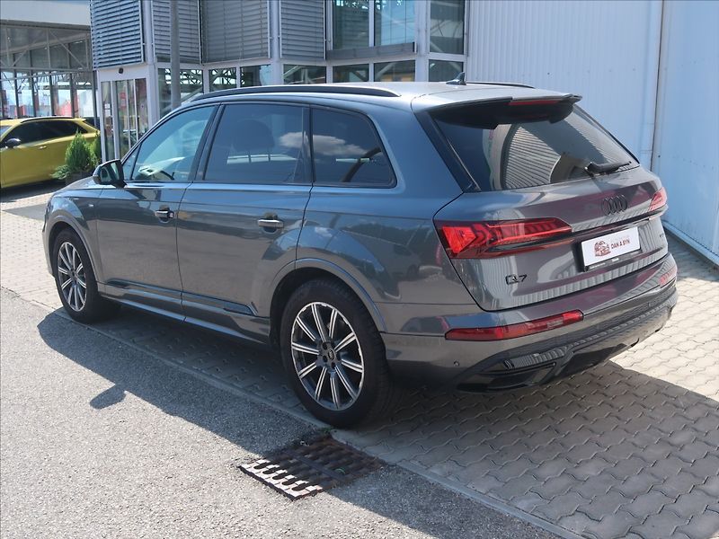 Audi Q7 3,0 TDI Quattro S-Line - fotka 4 z 4