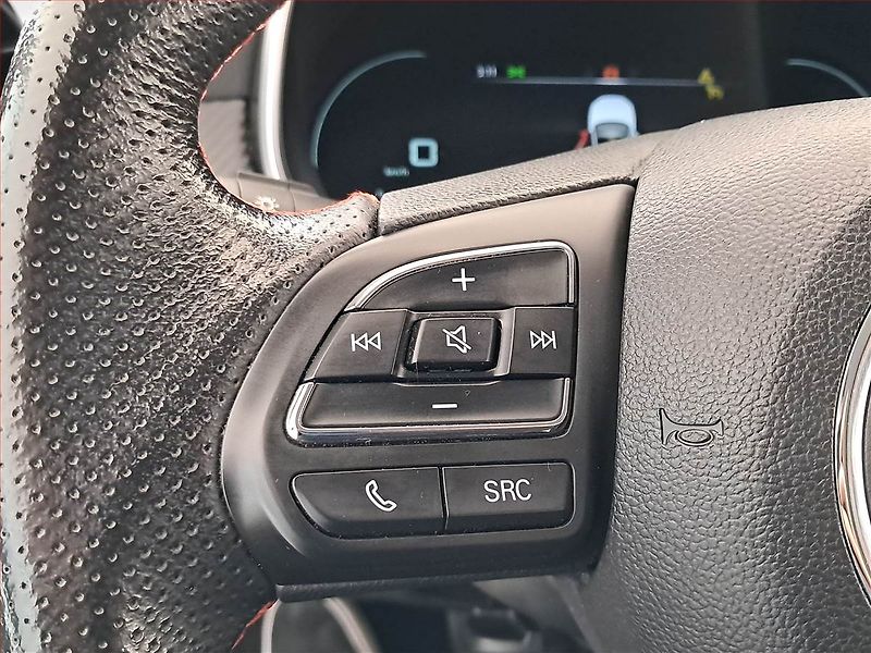 MG ZS (2022) 1.0 Turbo, Automat, Serv.kniha - fotka 16 z 17