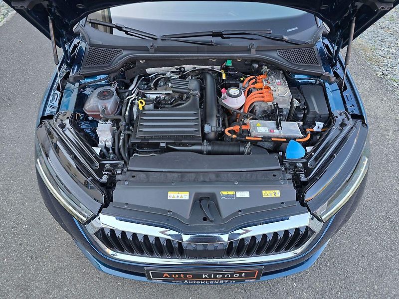 Škoda Octavia 1.4TSi 150kW iV DSG KAMERA - fotka 46 z 46