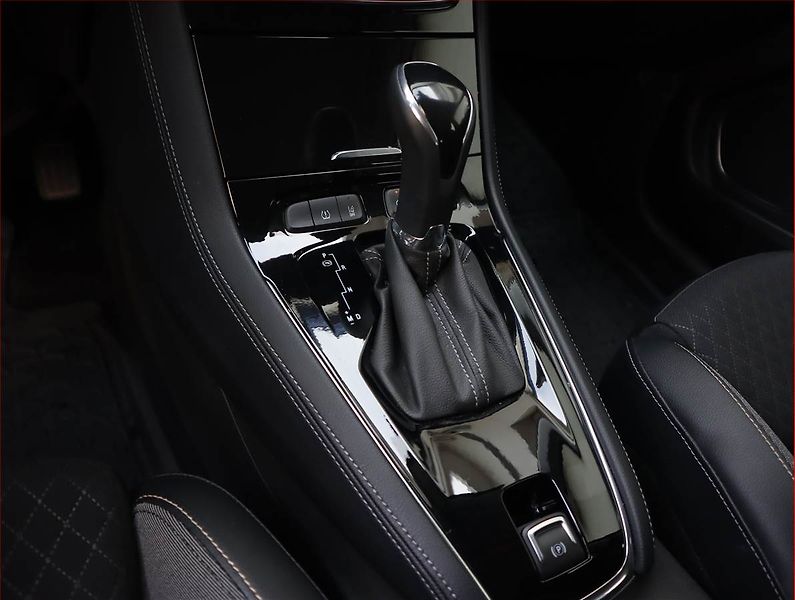 Opel Grandland X (2018) Elegance 1.2 Turbo, Automat - fotka 16 z 24