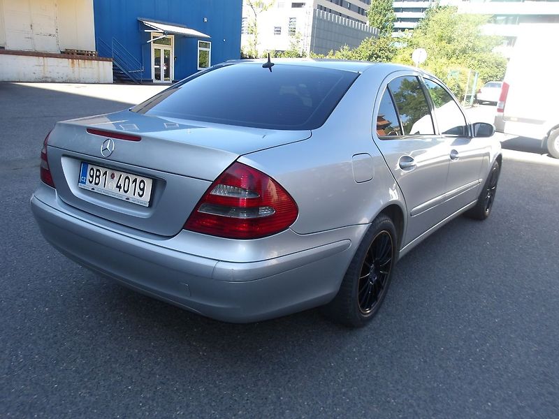 Mercedes-Benz Třídy E 2,2CDi - fotka 8 z 26