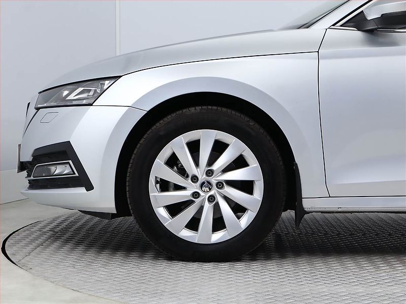 Škoda Octavia (2023) Style 2.0 TDI - fotka 13 z 23