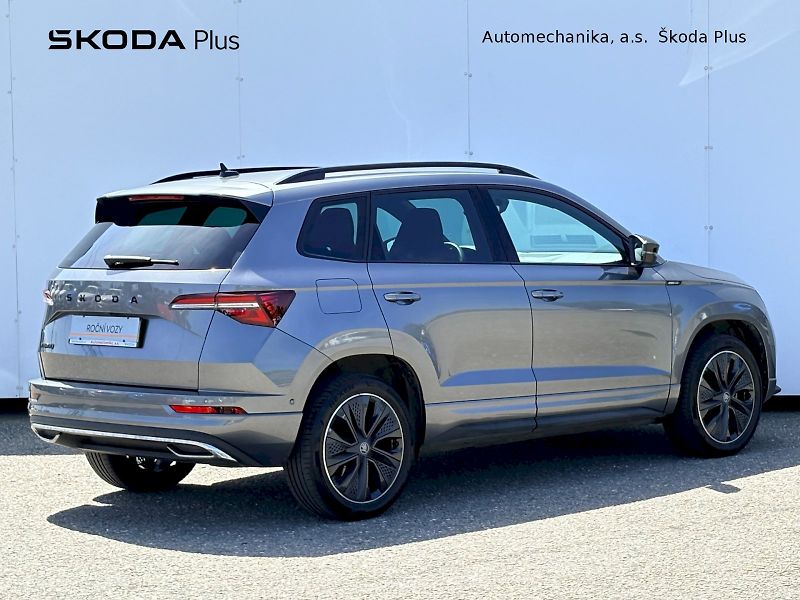 Škoda Karoq (2025) DSG 1.5 TSI / 110 kW / SPORTLI - fotka 2 z 33