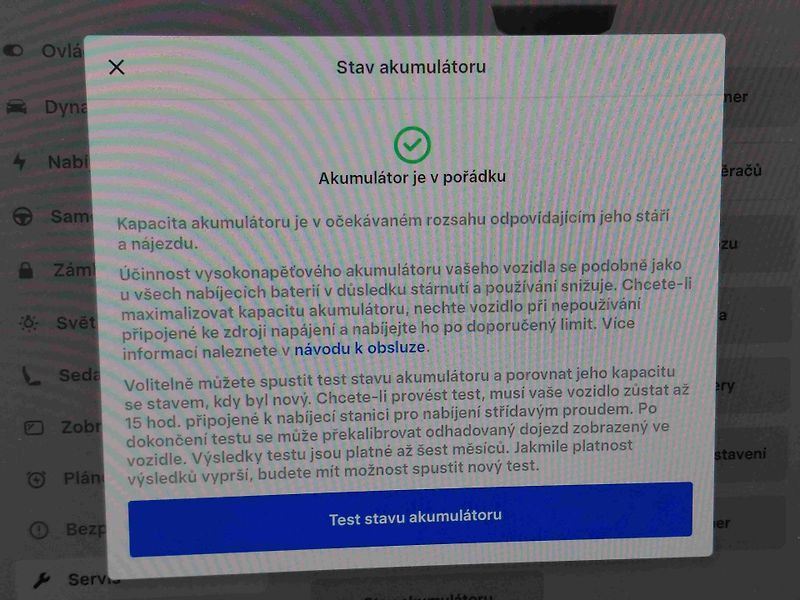Tesla Model 3 RWD StandardRange - fotka 16 z 17