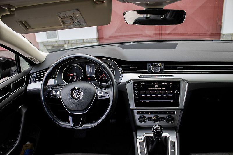 Volkswagen Passat - fotka 16 z 32