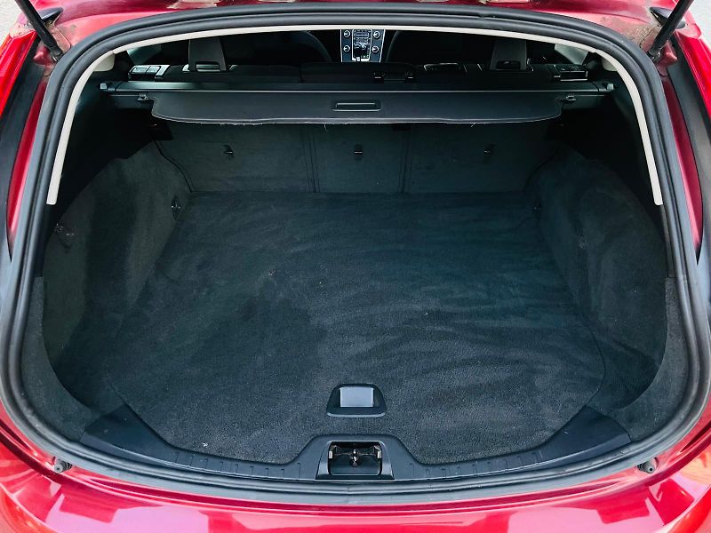Volvo V60 2.0D4 5VÁLEC SERVISKA TAŽNÉ - fotka 21 z 48