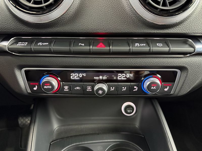 Audi A3 1.6 TDI LIMOUSINE SPORT, NAVIG - fotka 17 z 20
