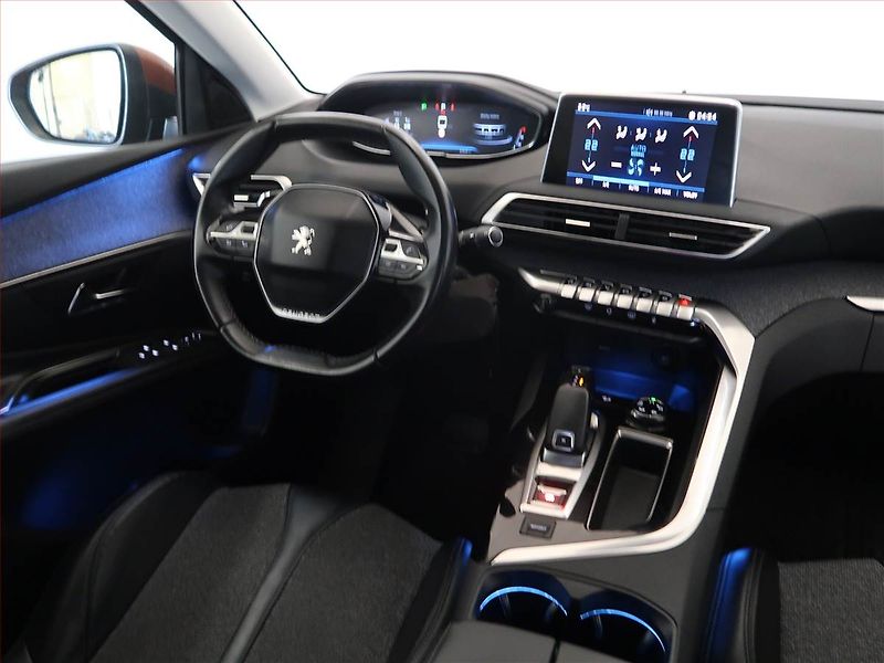 Peugeot 3008 (2018) 1.5 BlueHDi, Automat, ČR,1.maj - fotka 6 z 15