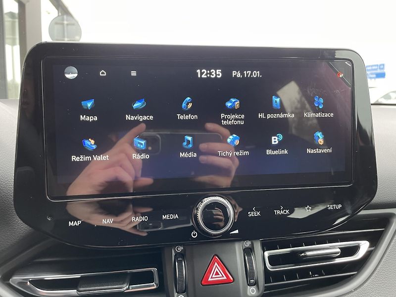 Hyundai i30 1,5T-GDI MHEV 103kW N-line MAN - fotka 26 z 32