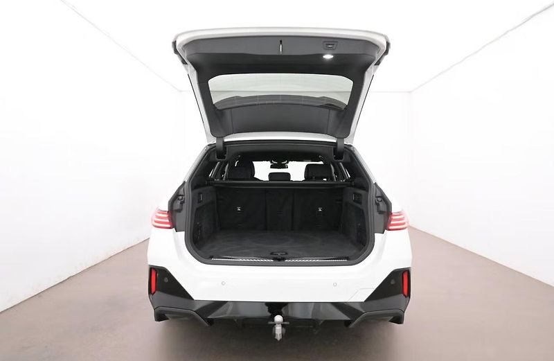 BMW i5 eDrive40 Touring M SoH 97% Taž - fotka 21 z 26