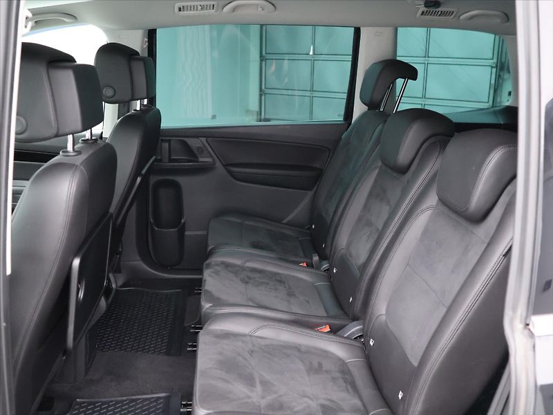 Volkswagen Sharan 2,0 TDI 130kW DSG 4Motion CZ - fotka 14 z 33