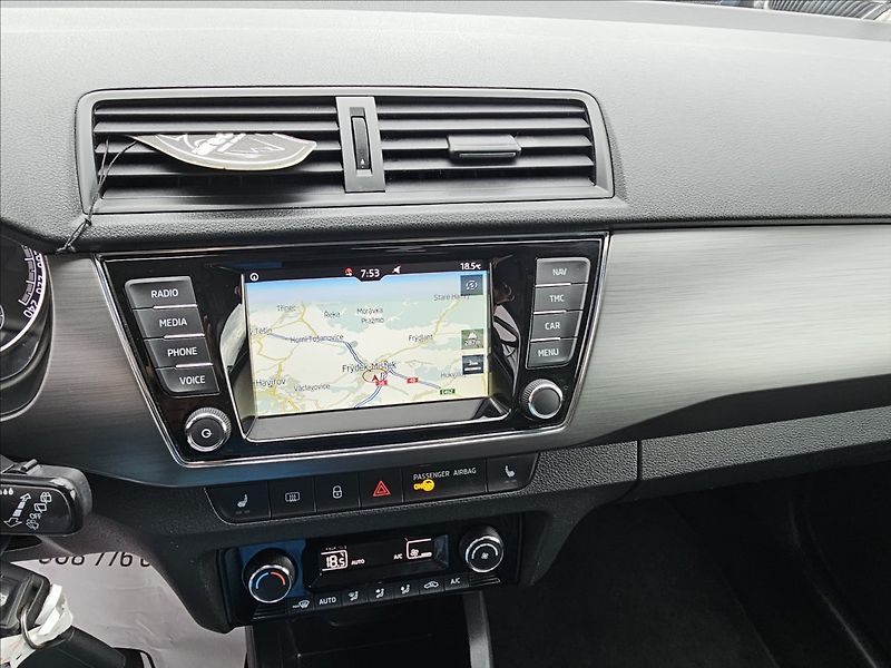 Škoda Fabia III 1,0TSi 81KW Drive NAVI - fotka 17 z 44