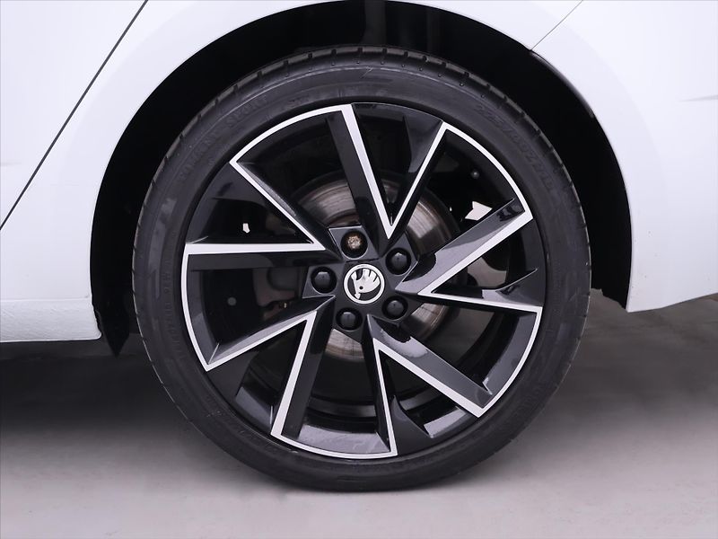 Škoda Octavia 2,0 TDI 110kW DSG Style-Sport - fotka 27 z 34
