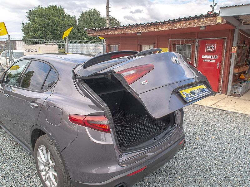 Alfa Romeo Stelvio (2023) 2.0T Q4 MAT - NAVI - fotka 55 z 62