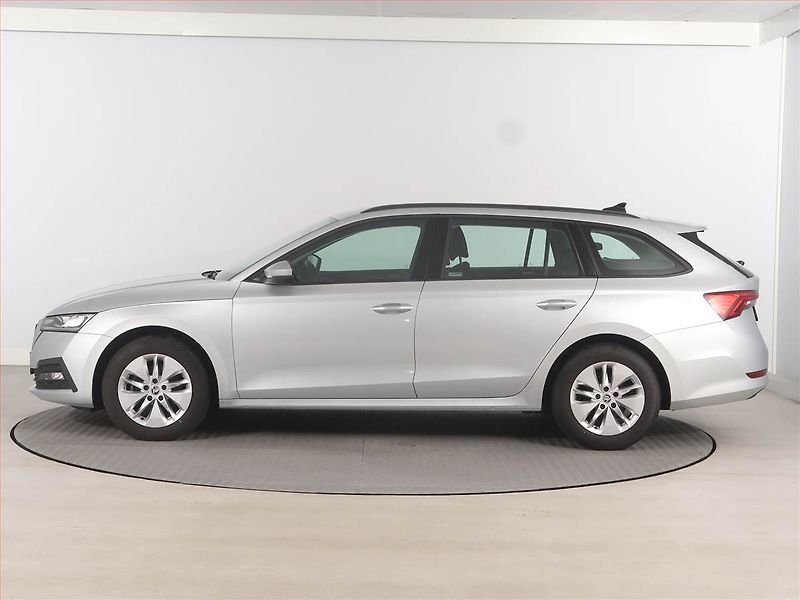 Škoda Octavia (2023) Ambition 2.0 TDI, ČR,1.maj - fotka 3 z 17