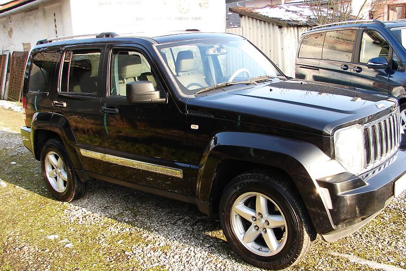 Jeep Cherokee 2.8 CRD 177PS LIMITED KLIMA - fotka 5 z 45