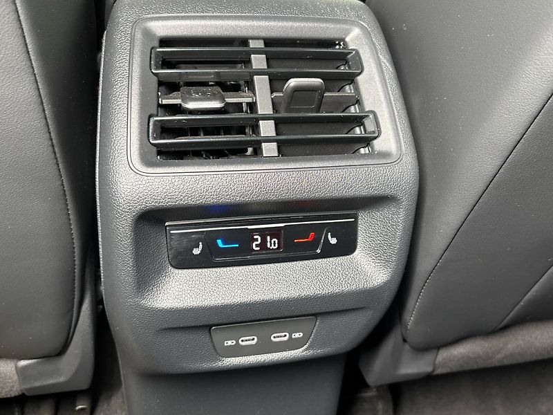 Volkswagen Tiguan R-Line 4MOT DSG - fotka 22 z 31