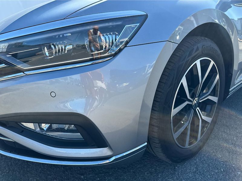 Volkswagen Passat Elegance 2.0 TDI 110 kW DSG Va - fotka 21 z 23