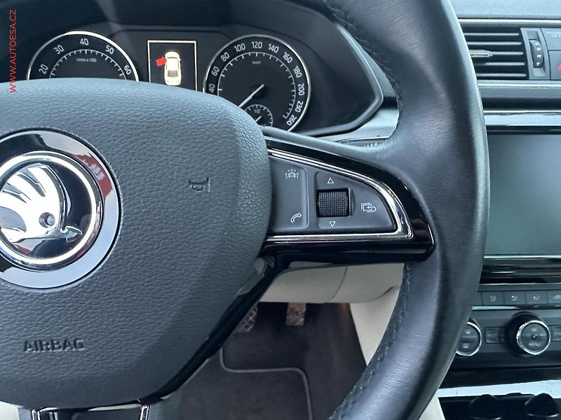 Škoda Superb (2015) 1.8TSI, 2.maj,ČR, Style, DSG - fotka 13 z 24