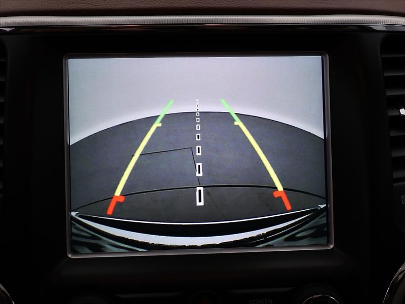 Jeep Grand Cherokee 3,0 CRDI 184kW Summit 4x4 CZ - fotka 32 z 43