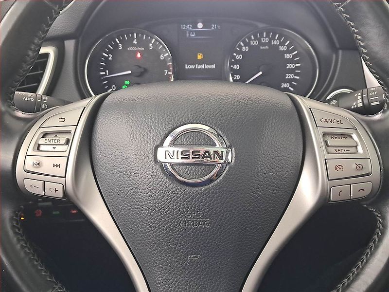 Nissan Qashqai (2015) 1.2 DIG-T, Automat, Serv.kniha - fotka 19 z 19