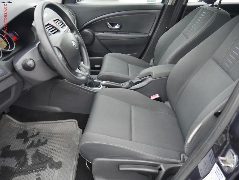Renault Mégane (2010) 1.5 dCi, AC, temp. STK3/28 - fotka 9 z 18