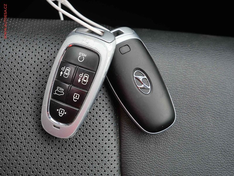 Hyundai Santa Fe (2021) 2.2 CRDi 4x4, 7míst, 2.maj - fotka 26 z 26