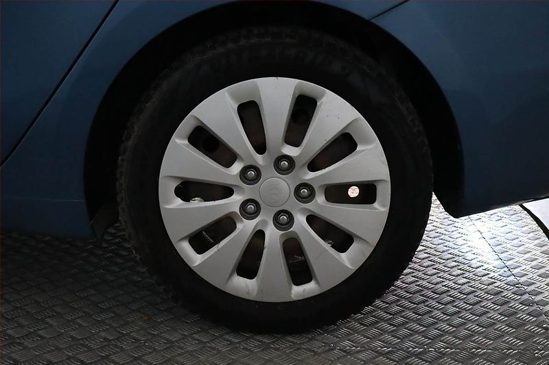 Kia Ceed (2014) 1.4 CVVT, Serv.kniha, Tempomat - fotka 15 z 24