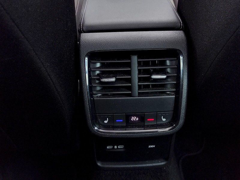 Škoda Octavia (2023) Combi Tour 2,0 Tdi 110 Kw DSG - fotka 27 z 39