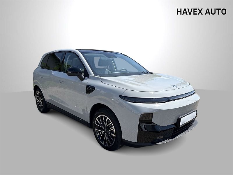 Leapmotor B10 (2025) DESIGN PROMAX 67,1 kWh - fotka 31 z 34