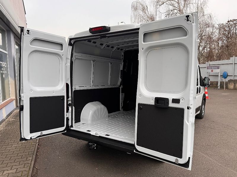 Fiat Ducato (2026) Crew Cab L3H2 2,2 Mjet (180k) - fotka 33 z 35