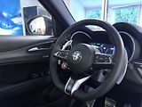 Alfa Romeo Stelvio (2025) 2.9 V6 BiTurbo 520k QV Carbon - náhled 24