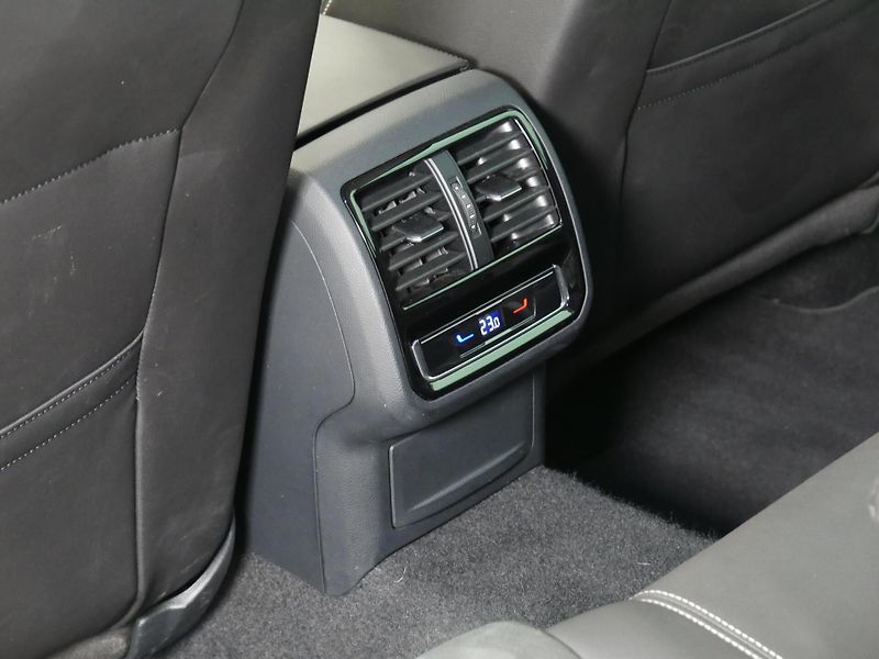Volkswagen Passat - fotka 13 z 25