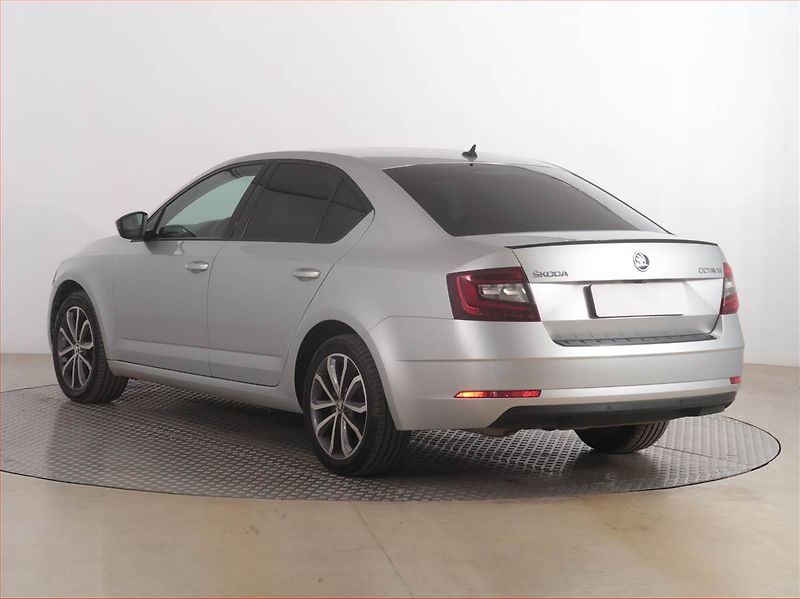 Škoda Octavia (2019) 1.5 TSI, Automat, Tempomat - fotka 4 z 19