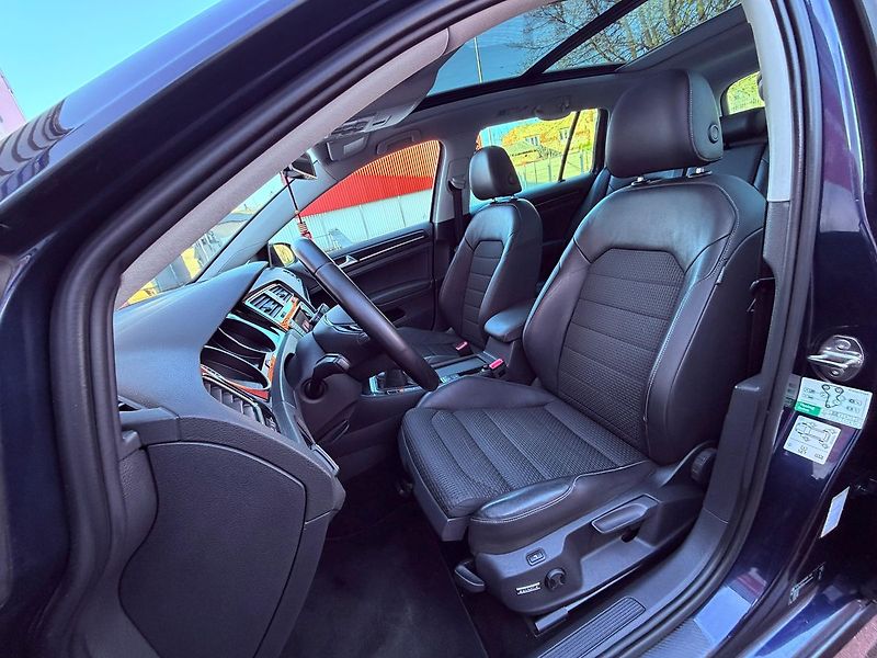 Volkswagen Golf 2.0 TDi Highline, ACC, Pano - fotka 16 z 45