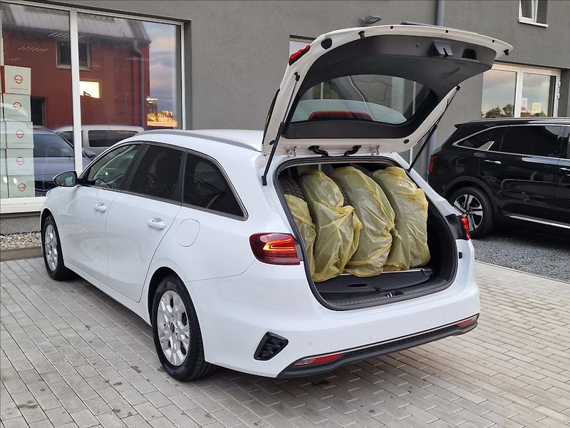 Kia Ceed 1.5 T-GDI 118kW TOP SW,1.Maj. - fotka 40 z 50