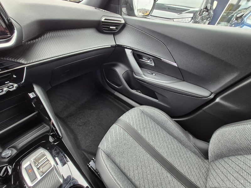Peugeot 2008 (2026)  ALLURE Hybrid 145 e-DCS6 - fotka 18 z 22