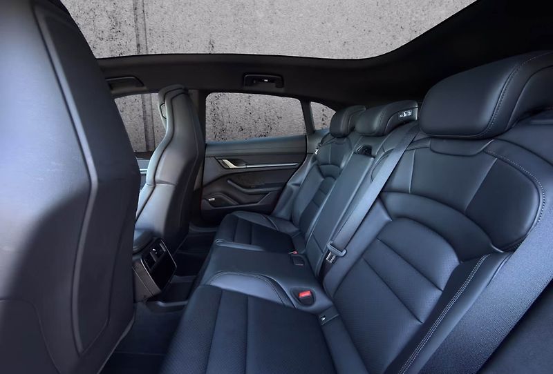 Porsche Taycan Sport Turismo 360 BOSE Pano - fotka 22 z 23