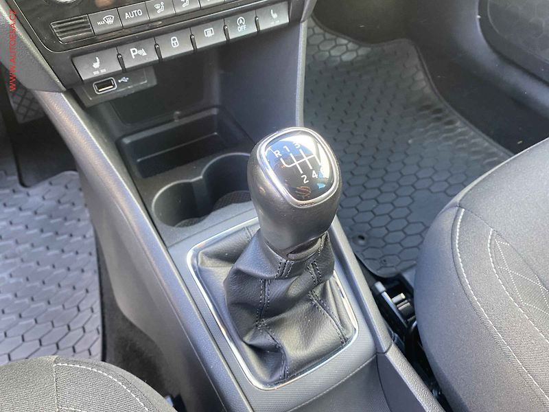 Škoda Rapid (2018) 1.0TSi, ČR, Style - fotka 16 z 18