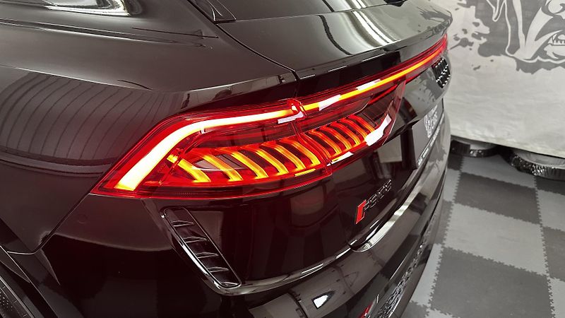 Audi RS Q8 TOP STAV / PLNÁ VÝBAVA  - fotka 9 z 54