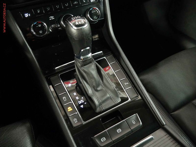 Škoda Superb (2018) 2.0 TDi 4x4, DSG, navi, bixen - fotka 18 z 22